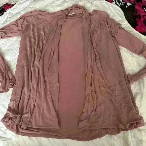 Nouvida slouchy open long sleeve cardigan. Has one small mark on it - Picture 1 of 4